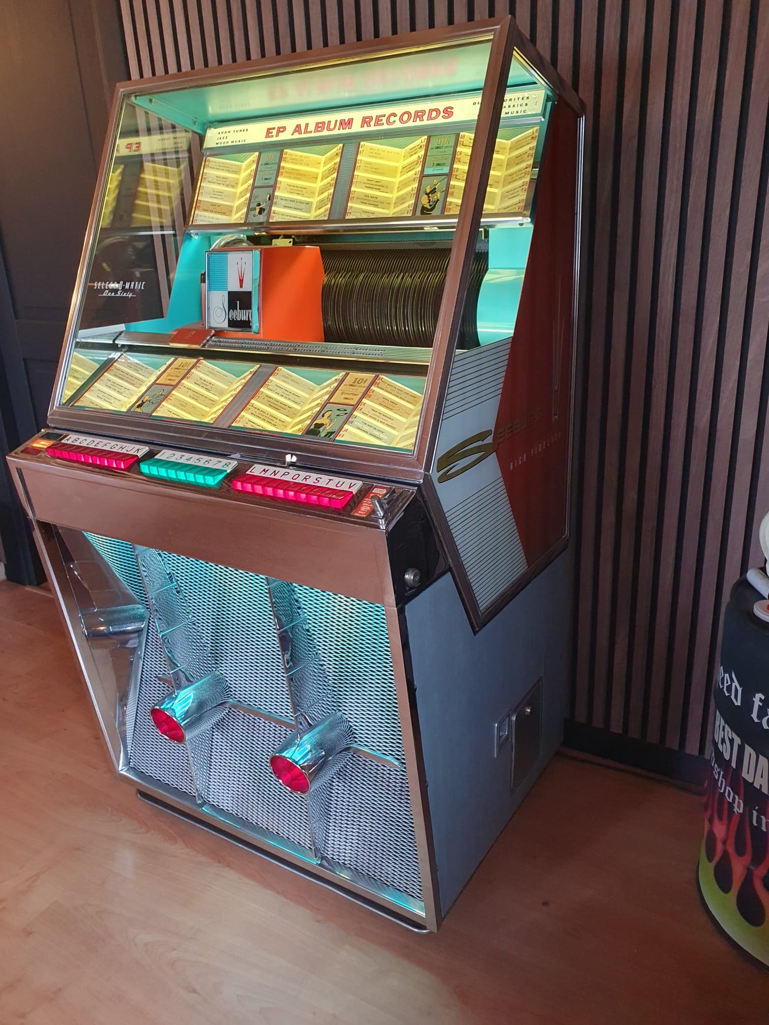 VERKOCHT Seeburg 161 Jukebox GERESTAUREERD In 2022 Jukebox Doc